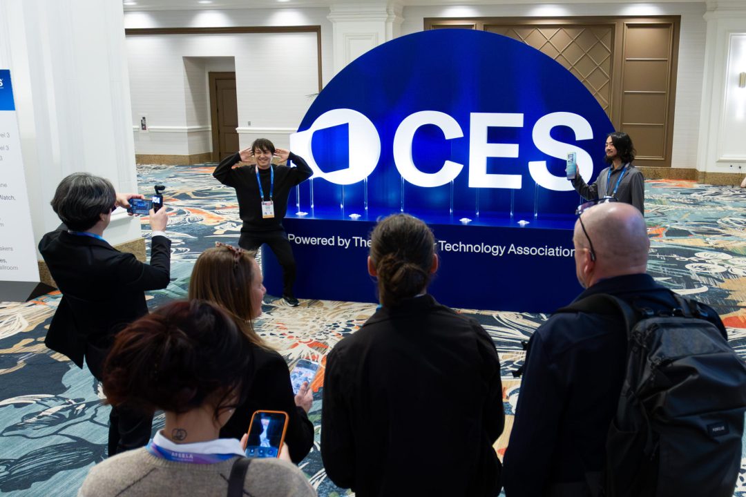 CES 2026 arranca en Las Vegas proyectando 5,000 millones de usuarios de IA para 2030