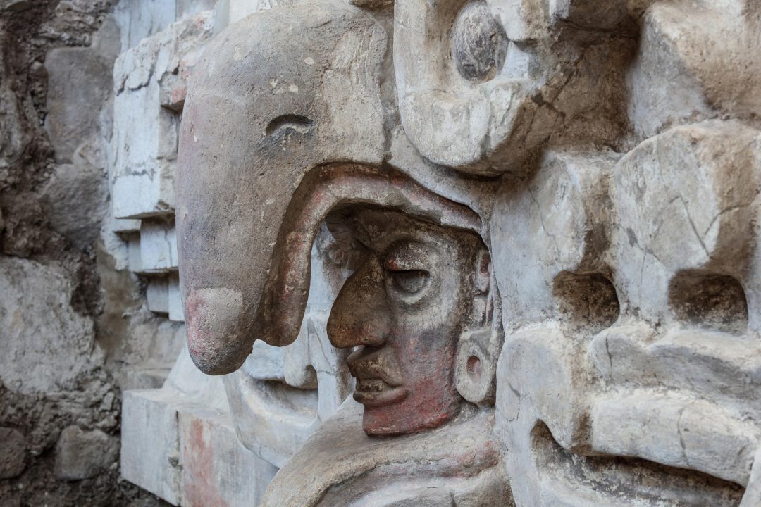 Hallan tumba zapoteca del año 600 en Oaxaca