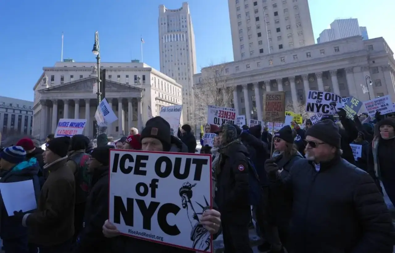 Trump exige que se identifique públicamente a los deportados para revertir las opiniones negativas sobre el ICE
