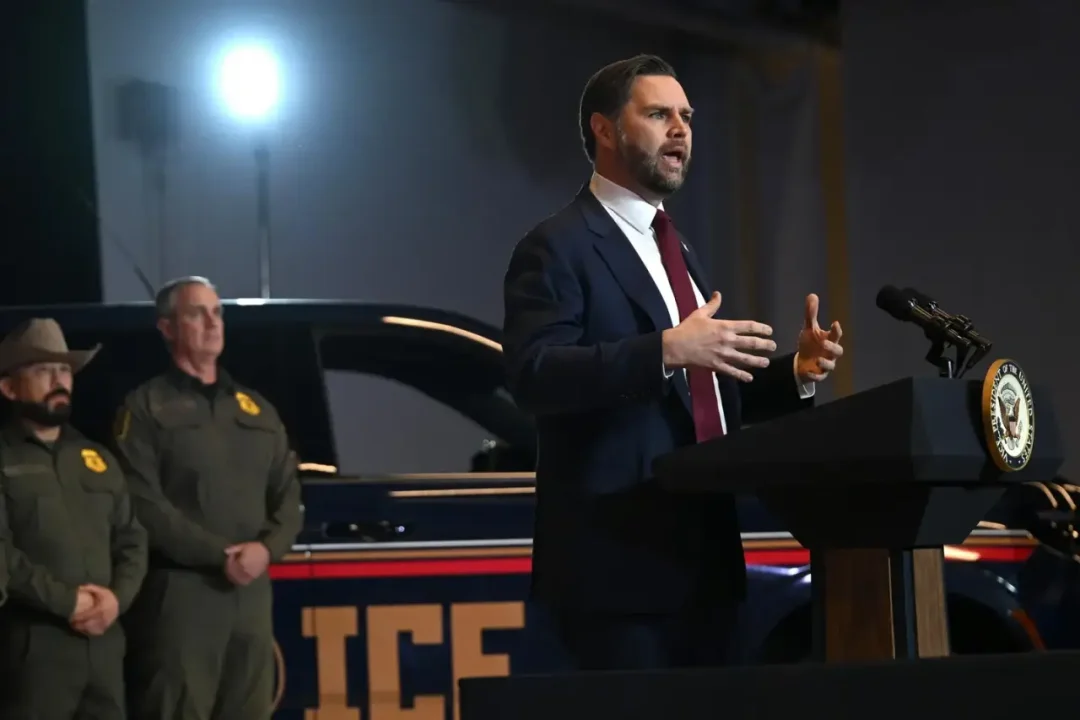 Vance defiende memorando de ICE que autoriza a agentes a allanar viviendas sin orden judicial