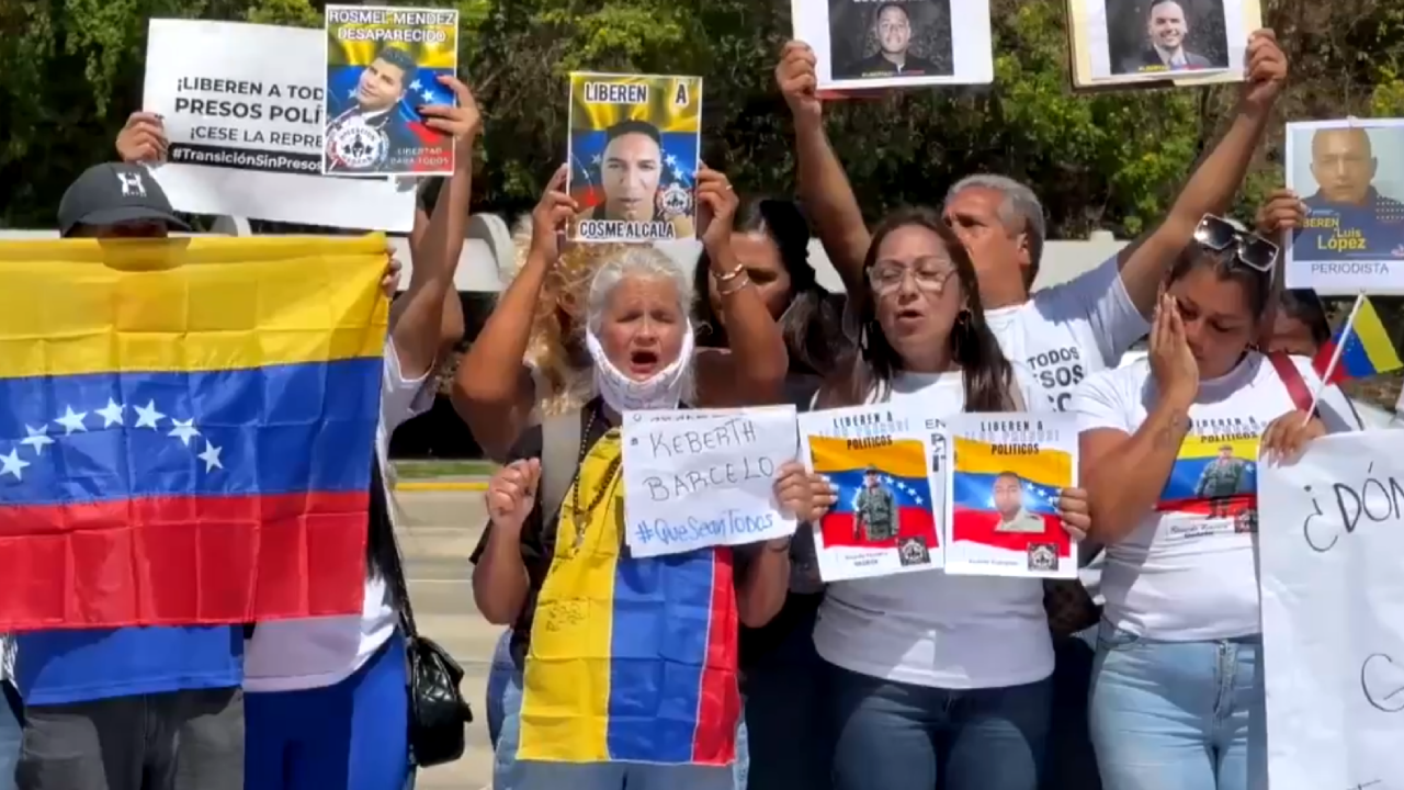Exiliados venezolanos en EU alertan de la deportación a México de un teniente disidente