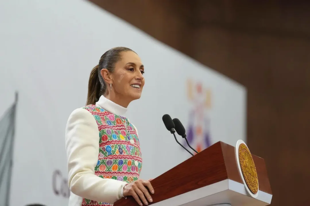 Sheinbaum ve un ‘símbolo’ en la presencia de Felipe VI en el stand de México en Fitur