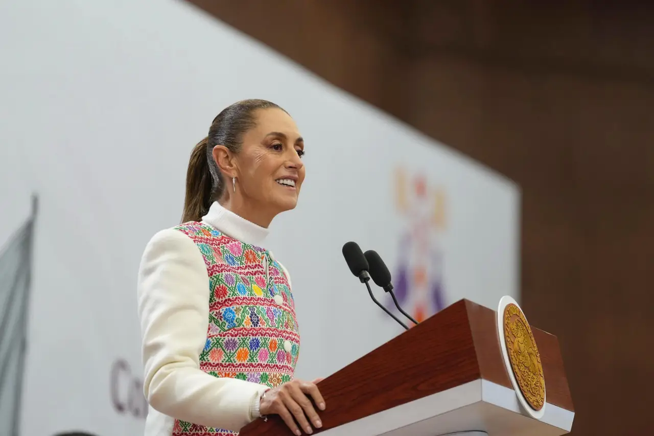 Sheinbaum ve un ‘símbolo’ en la presencia de Felipe VI en el stand de México en Fitur