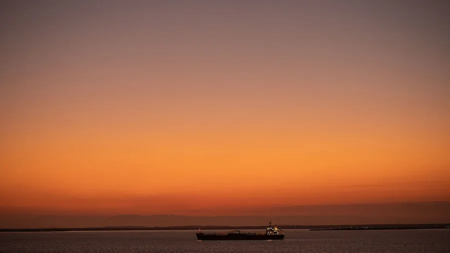 EU dice que la tripulación del petrolero incautado en el Atlántico podría ser enjuiciada