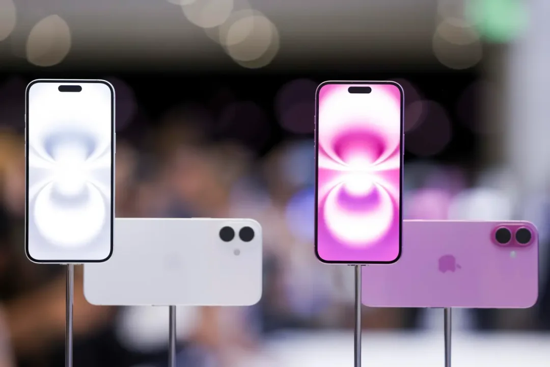 Fuertes ventas del iPhone impulsarán el trimestre navideño de Apple con acuerdo con Google AI en el foco