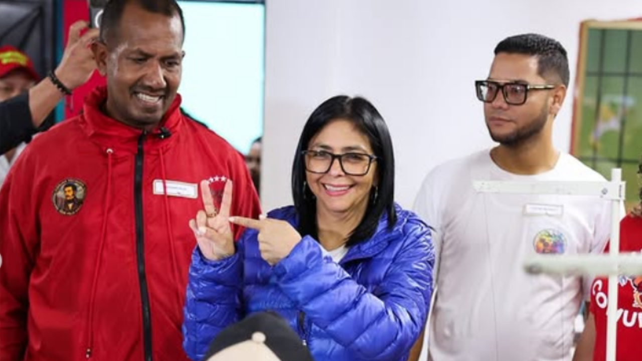 Presidenta encargada de Venezuela anuncia ‘nuevo momento político’