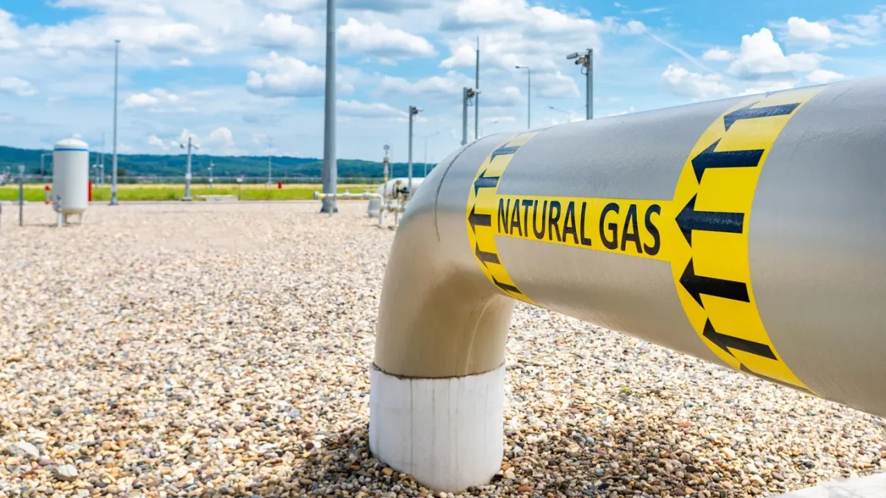 Precios de gas natural en EU se disparan previo a tormenta invernal