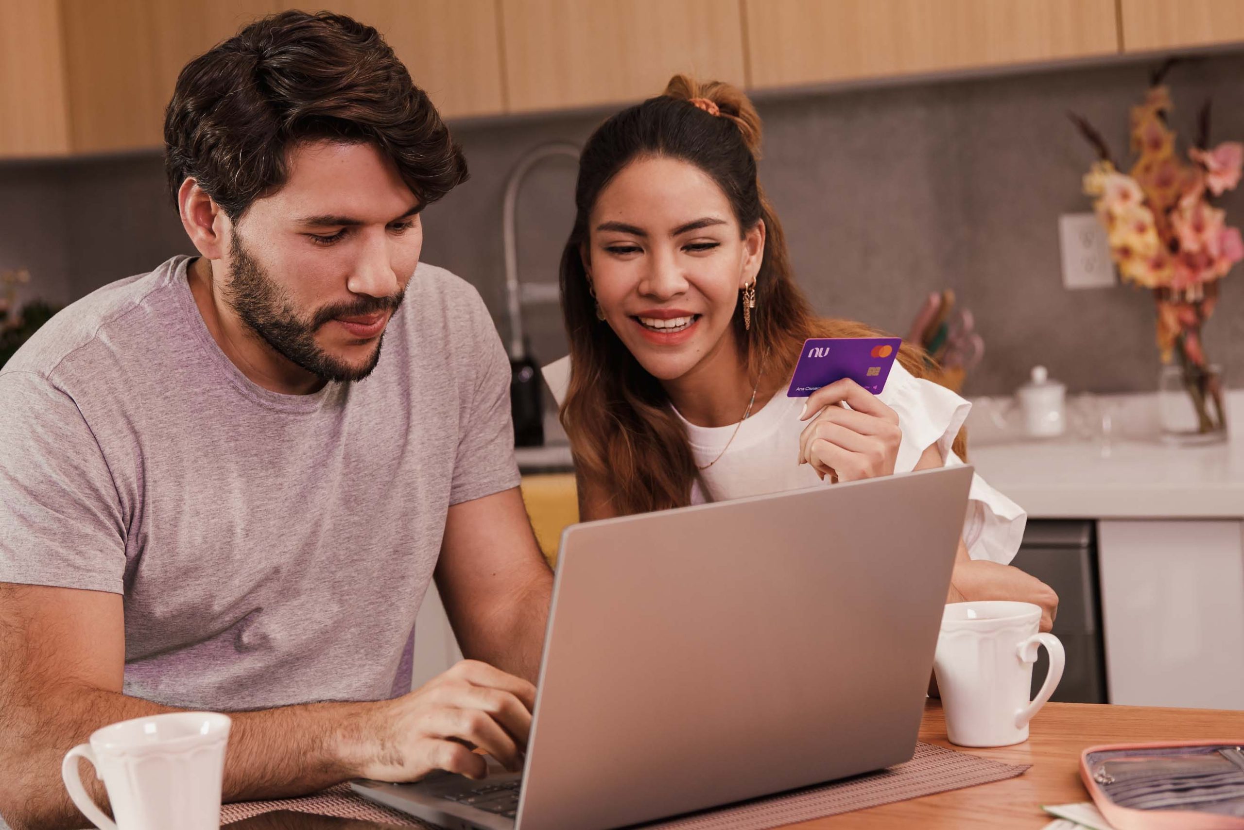 Meta y Nu transforman la experiencia de usuarios de servicios financieros digitales