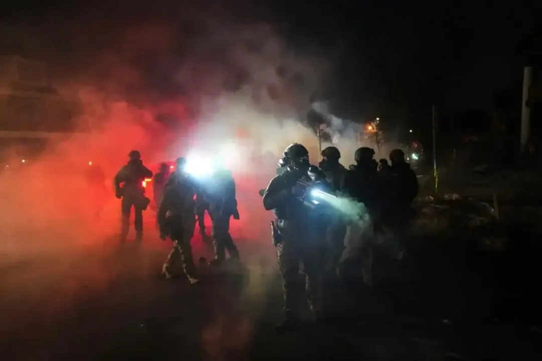 Un agente federal dispara a un hombre en Minneapolis mientras continúan las protestas
