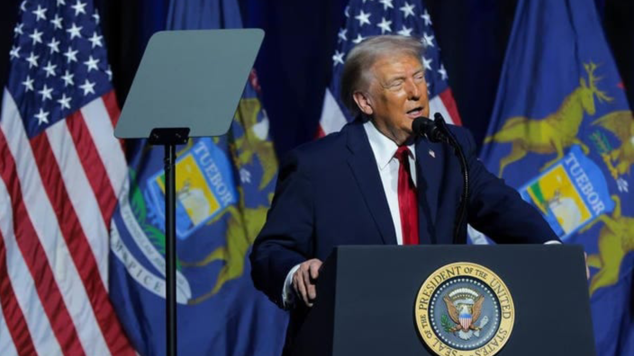 Trump amenaza con revocar la ciudadanía a estafadores convictos de Somalia o de cualquier otro lugar