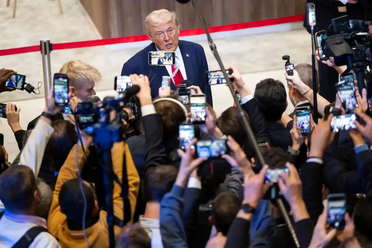 Trump llega a Davos como provocador y acaba anunciando un preacuerdo sobre Groenlandia