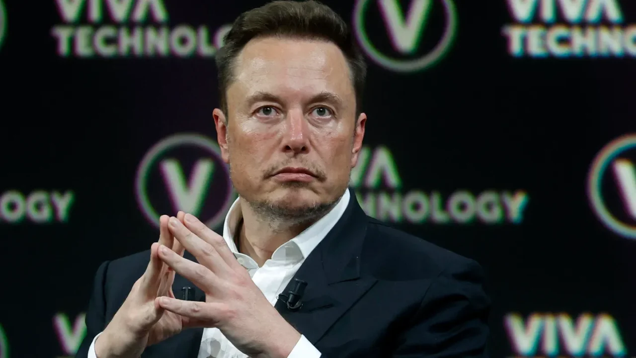 Unidad de ciberdelitos de la fiscalía de París registra la oficina francesa de X; Musk es citado para ‘entrevista voluntaria’
