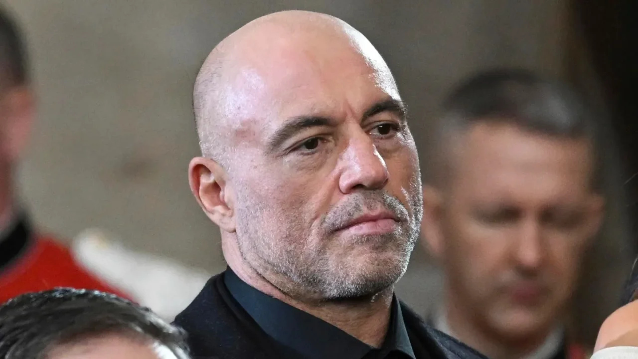 Podcaster Joe Rogan critica duramente la censura de los archivos de Epstein