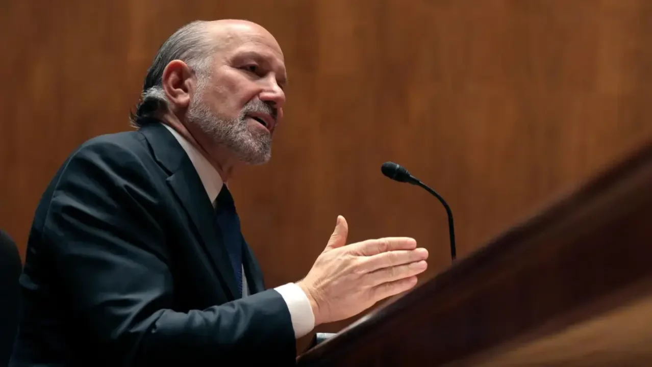 Lutnick admite haber visitado la isla privada de Epstein en 2012 tras afirmar que había roto vínculos años antes
