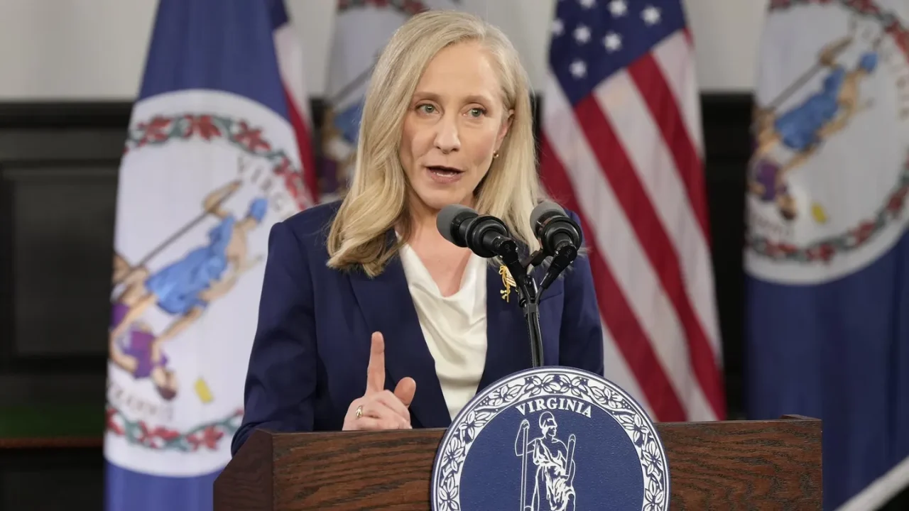 Demócrata ataca las ‘políticas comerciales imprudentes’ y las ‘mentiras’ de Trump en respuesta al Estado de la Unión