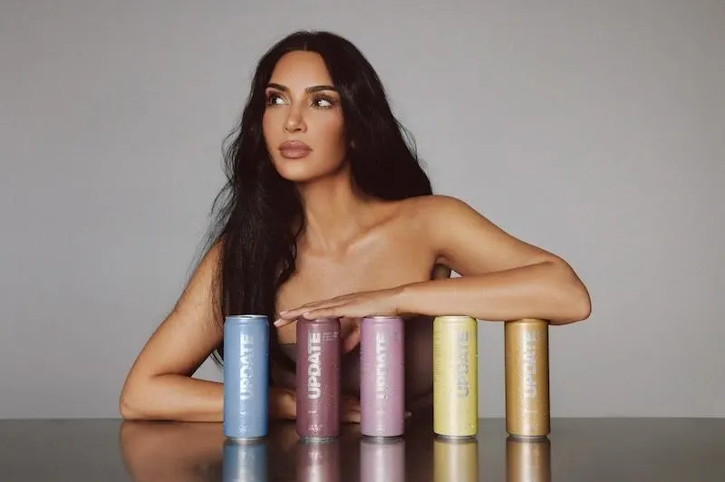 Kim Kardashian se une al relanzamiento de la bebida energética que ‘elimina el bajón’
