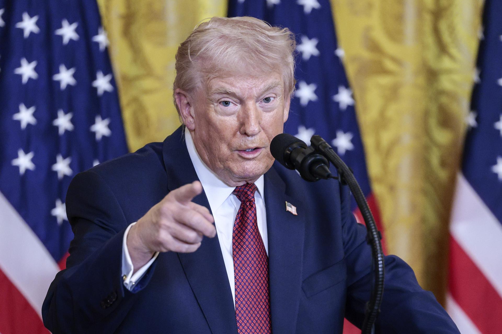 Trump advierte que países que ‘jueguen’ con acuerdos comerciales de EU enfrentarán aranceles más altos