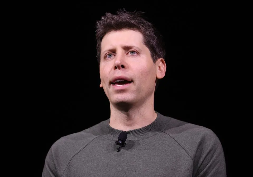 CEO de OpenAI contraataca a Anthropic por su campaña anti-ChatGPT para el Super Bowl