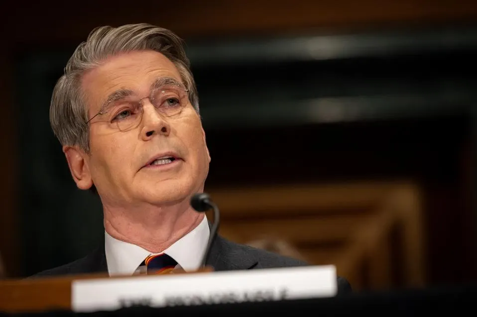 Bessent espera que Warsh obtenga una audiencia de presidente de la Fed a pesar del bloqueo de Tillis
