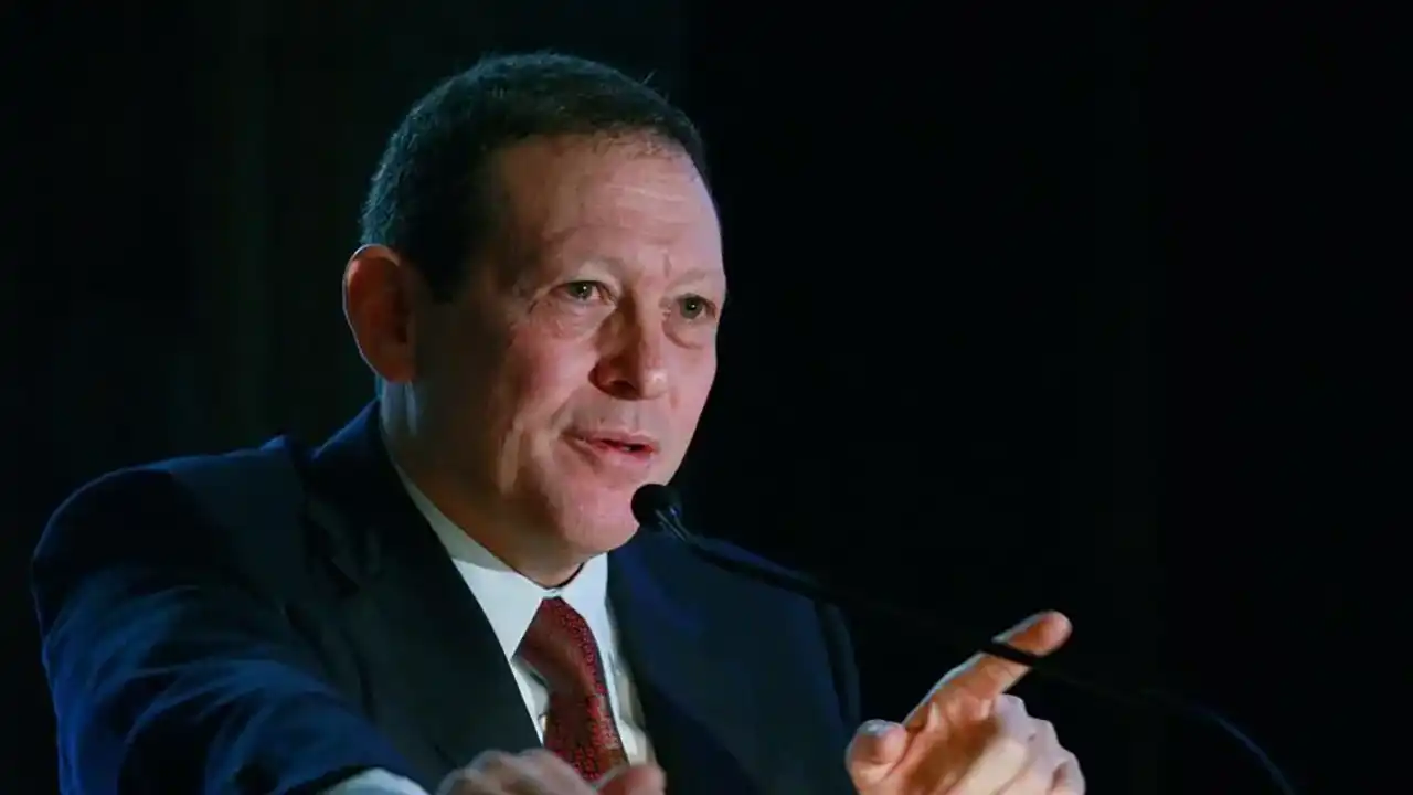 Ricos y poderosos en los nuevos archivos Epstein: Thomas Pritzker renuncia a Hyatt en medio de nuevos correos electrónicos
