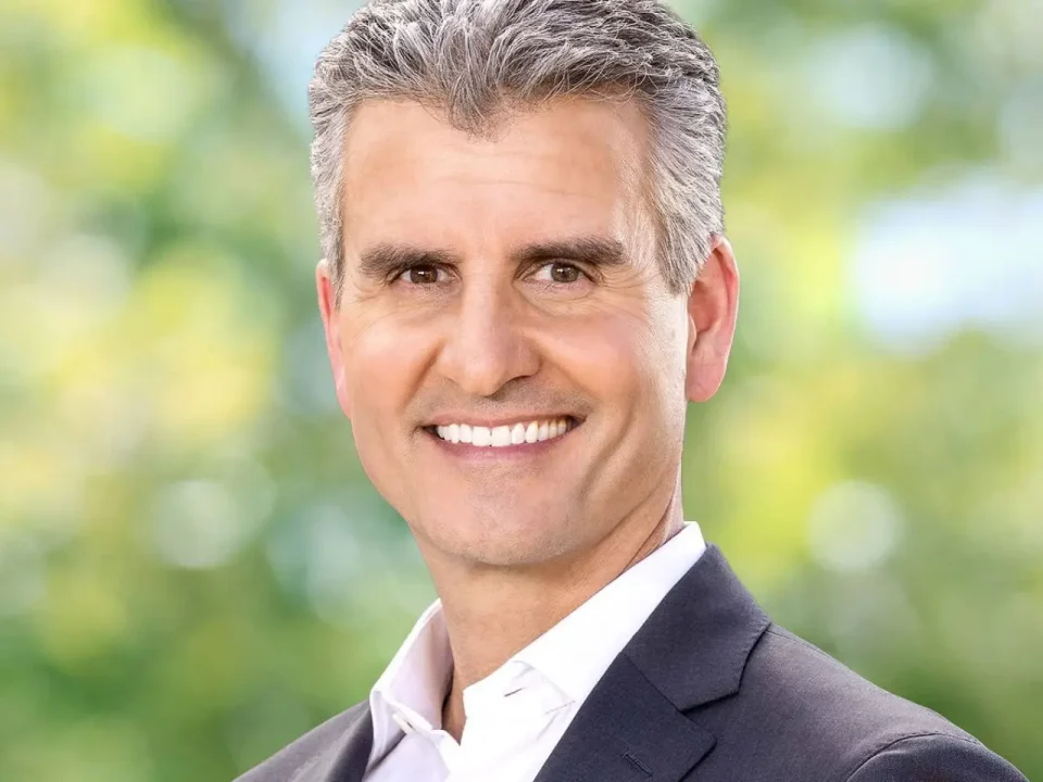 Josh D’Amaro se prepara para una aventura salvaje como el nuevo CEO de Disney