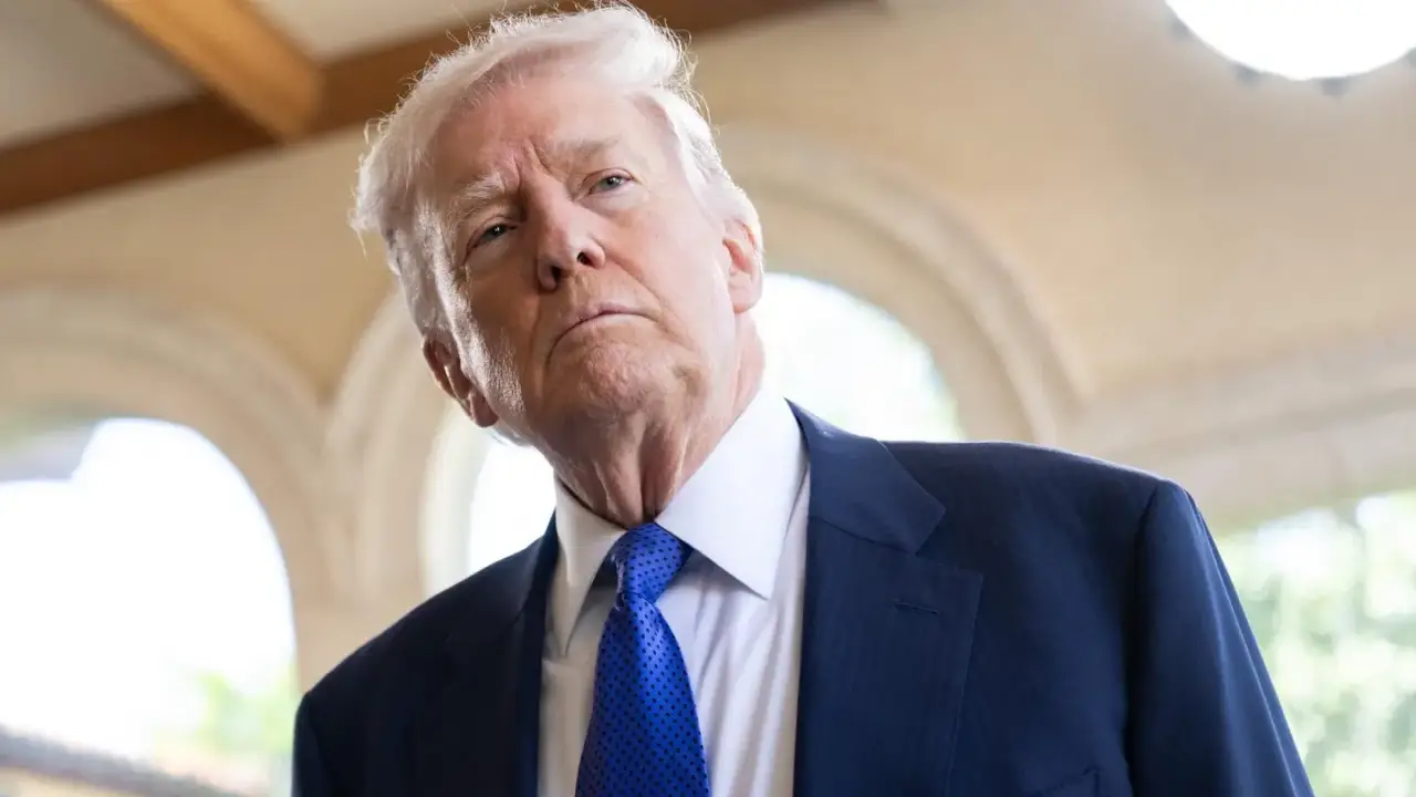Trump dice que le preocupa que ‘alguien esté atacando a Bill Clinton’ en medio del escrutinio de los archivos de Epstein