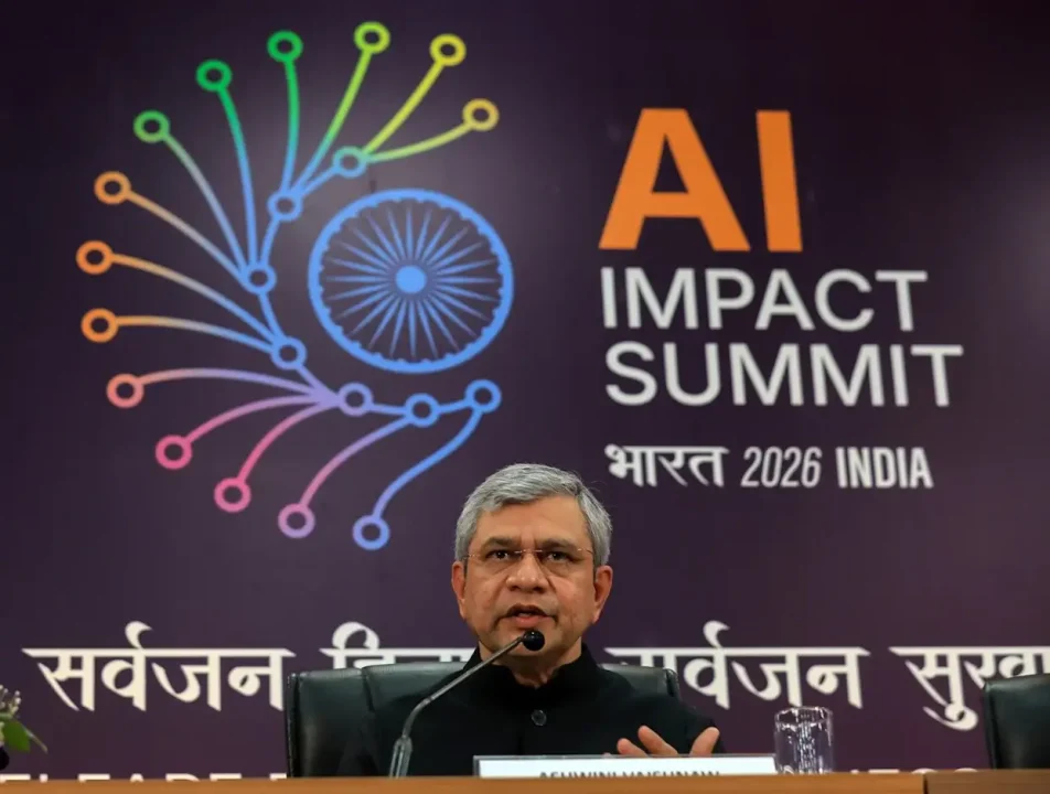 Más de 100 naciones discuten en Nueva Delhi un nuevo orden tecnológico para la IA