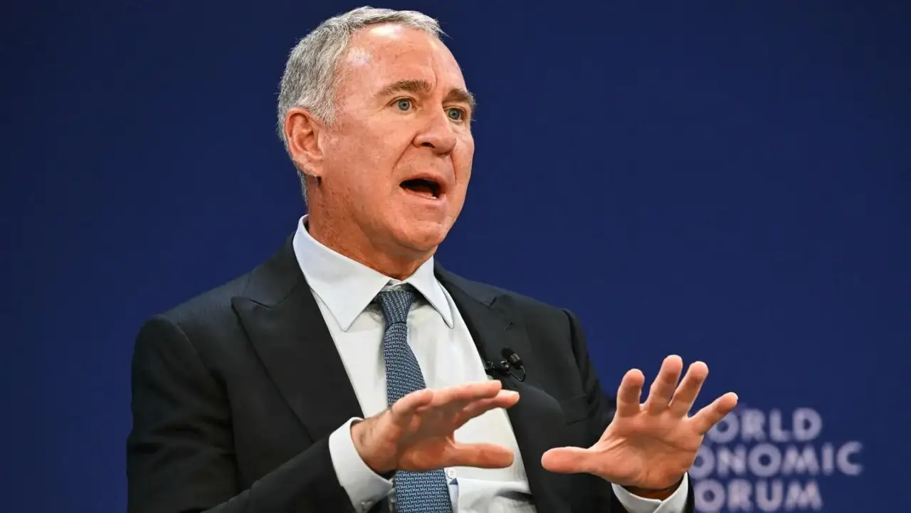 El multimillonario donante republicano Ken Griffin critica la administración Trump por enriquecer a sus familiares