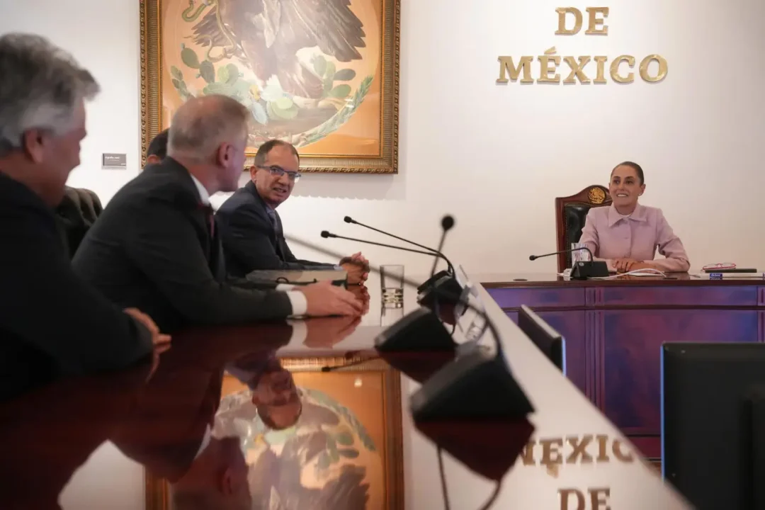 Sheinbaum firma acuerdo para la producción de vacunas de ARN mensajero en México