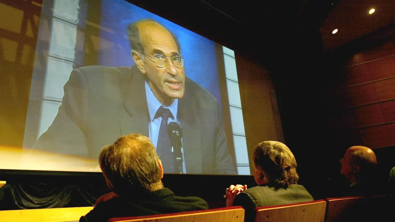 Ganador del Nobel dimite como director del Instituto del Cerebro de Columbia por vínculos con Epstein