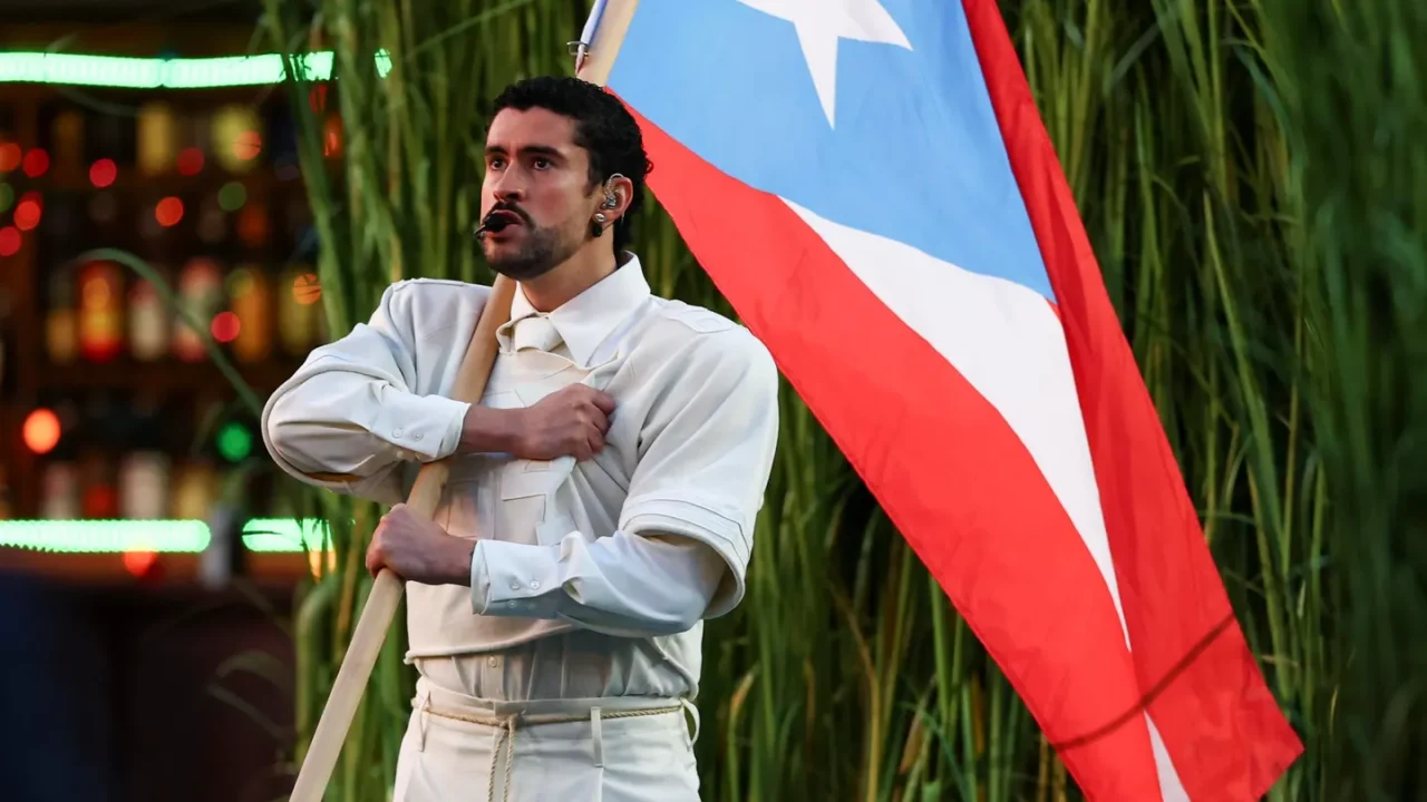 Bad Bunny consigue papel protagónico en película sobre la historia de Puerto Rico tras su actuación en el Super Bowl
