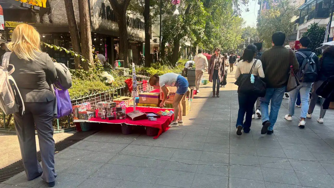 Tasa de informalidad laboral en México sube a 55% en el cuarto trimestre de 2025