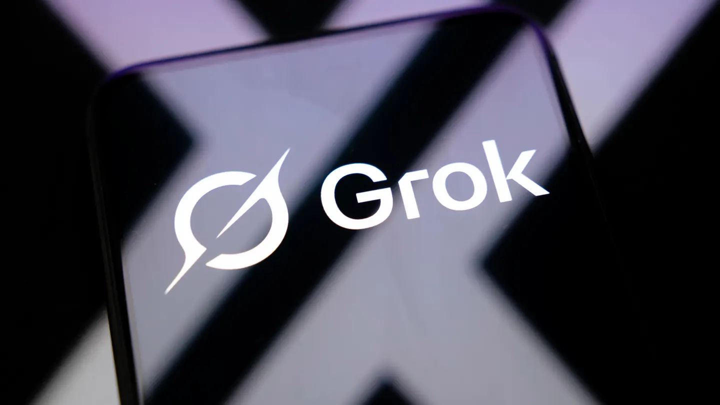 Grok de Elon Musk supera a DeepSeek y se convierte en el tercer chatbot de IA más grande