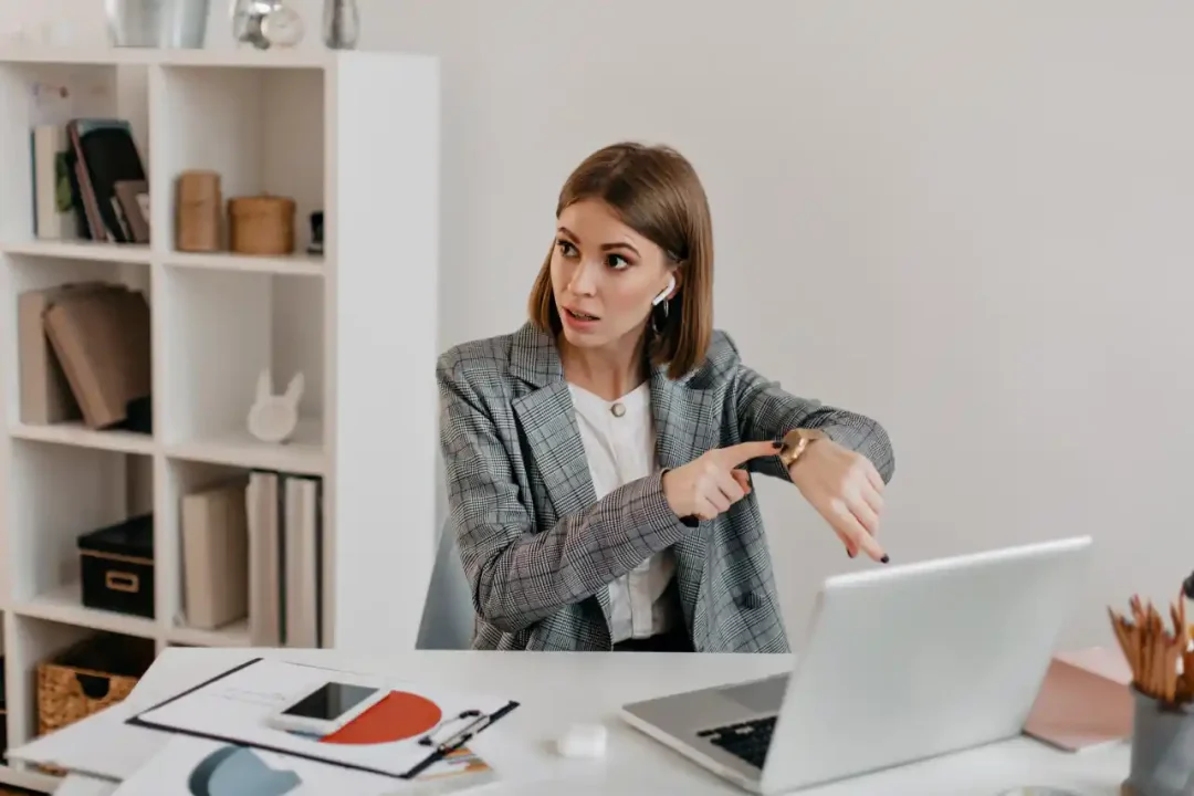 Costos de adaptación de empresas frenan ajuste a reducción de semana laboral