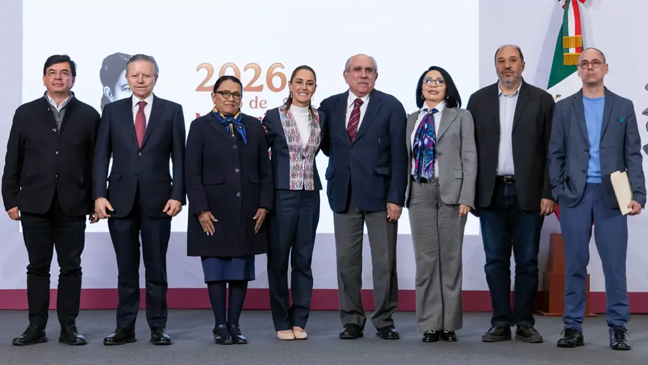 Sheinbaum presenta su reforma electoral para reducir costos y número de senadores