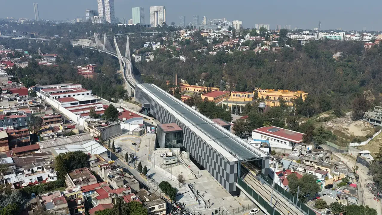 El tren Insurgente, que une CDMX con Toluca, inicia operaciones completas tras 12 años de obras y 100,000 mdp de inversión