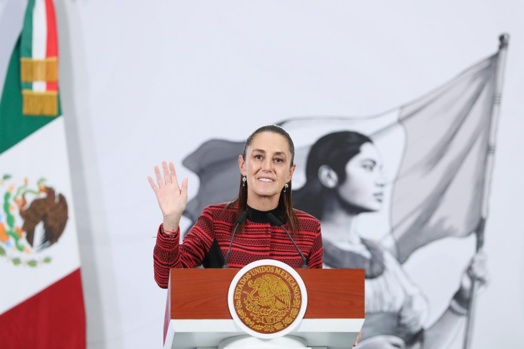 Sheinbaum dice que México trabaja con Cuba para reactivar envío de petróleo a la isla