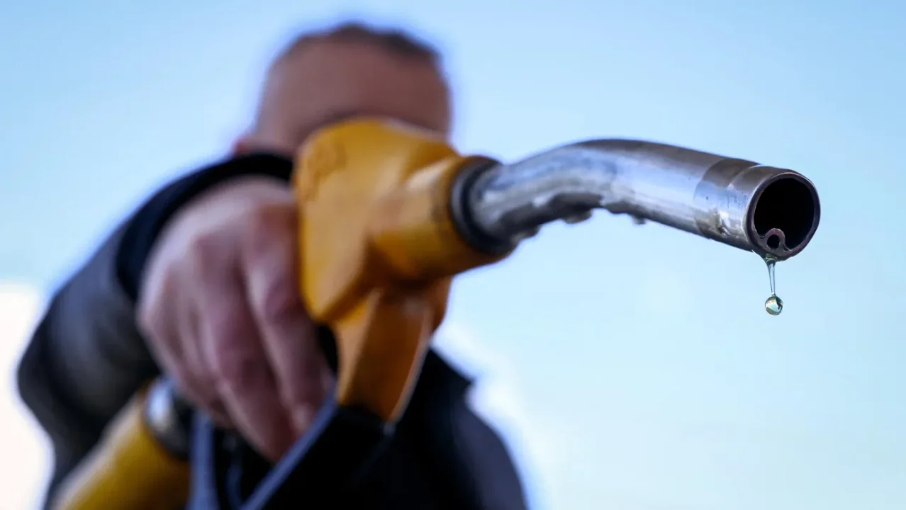 Gasolina en EU ya ha subido 56 centavos por galón, pero el aumento podría disminuir pronto