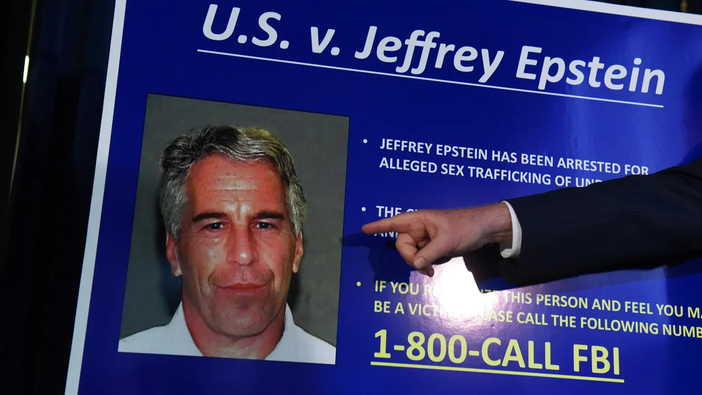 Epstein donó dinero de millonario Wexner a escuela, donde posteriormente fue acusado