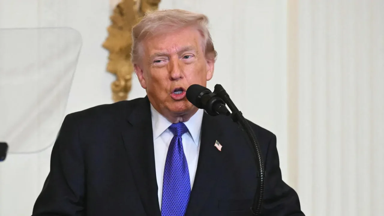 Trump dice que las guerras pueden librarse ‘para siempre’ con reservas de armas ‘prácticamente ilimitadas’