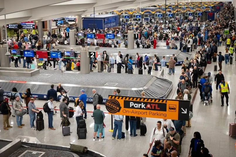 Aeropuertos de Atlanta y Houston padecen consecuencias de escasez de personal
