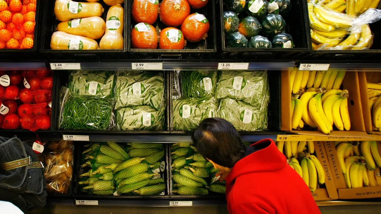 Es probable que el costo de ‘todo’ en EU, empezando por los alimentos, aumente a medida que el diésel se acerque a los 5 dólares por galón