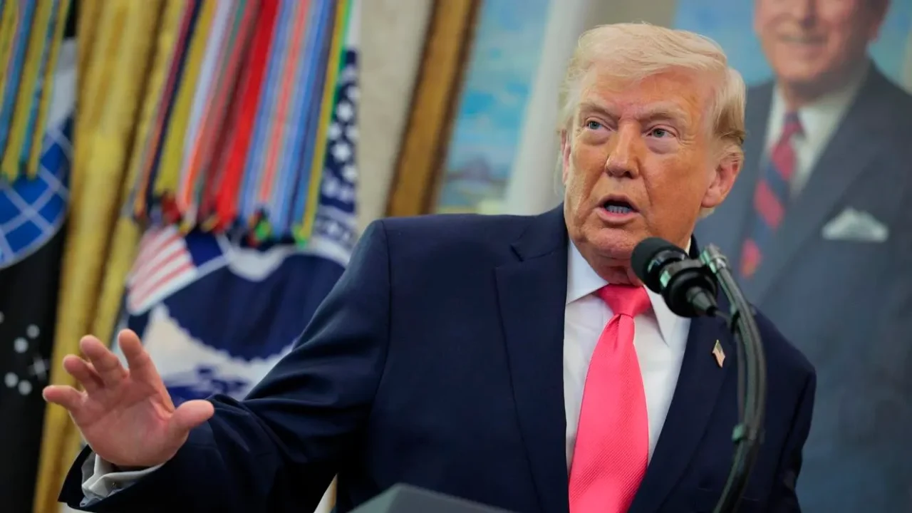 Trump critica el ‘estúpido’ Tribunal Supremo antes del caso sobre la ciudadanía por nacimiento