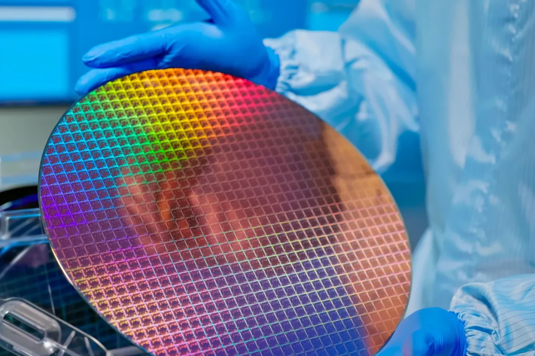 Profesor chino-estadounidense detrás del fabricante de obleas de chip de energía respaldado por Huawei se convierte en multimillonario