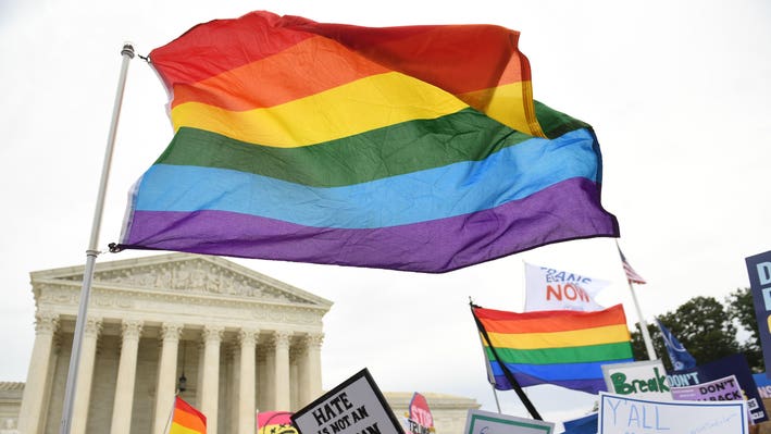 El Tribunal Supremo de EU dictamina en contra de la prohibición de las terapias de conversión para personas LGBTQ