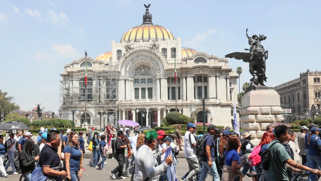 Baja de calificación de México provocaría alzas de tasas y de deuda, alerta el sector privado