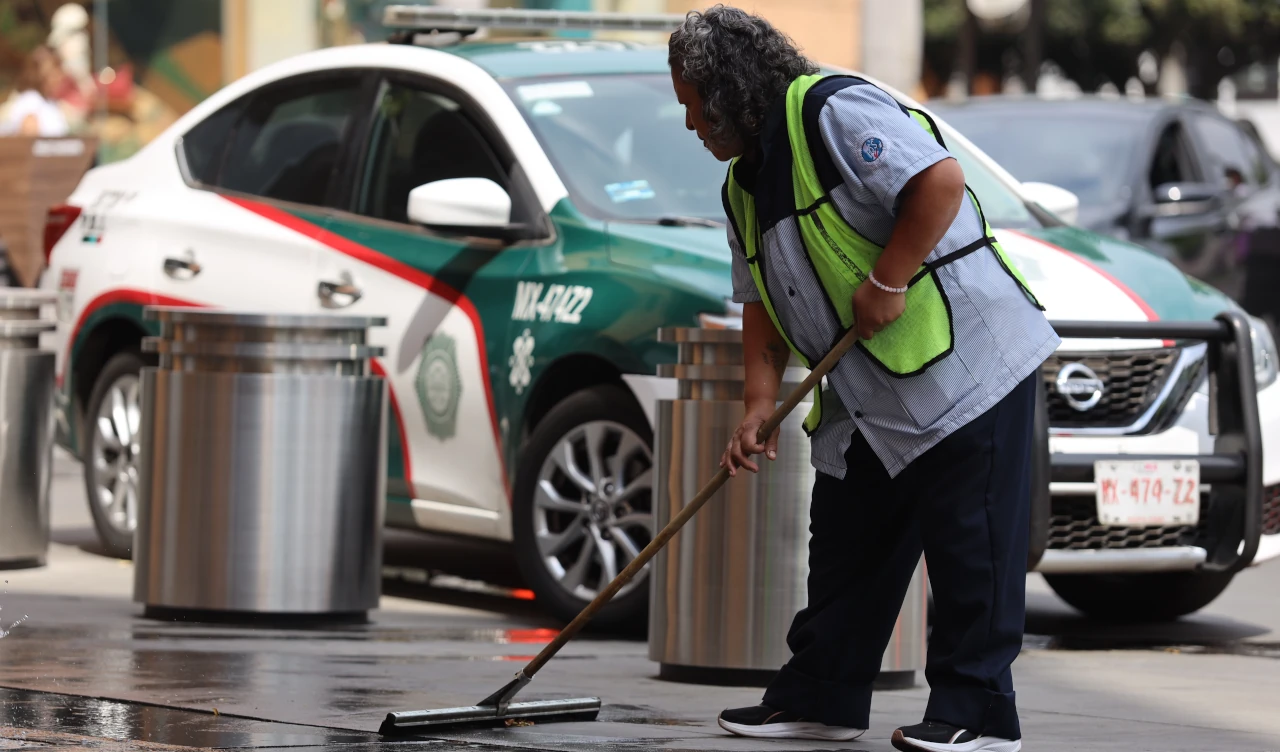 Partidos políticos, senadores y la policía son las instituciones que causan mayor desconfianza en México