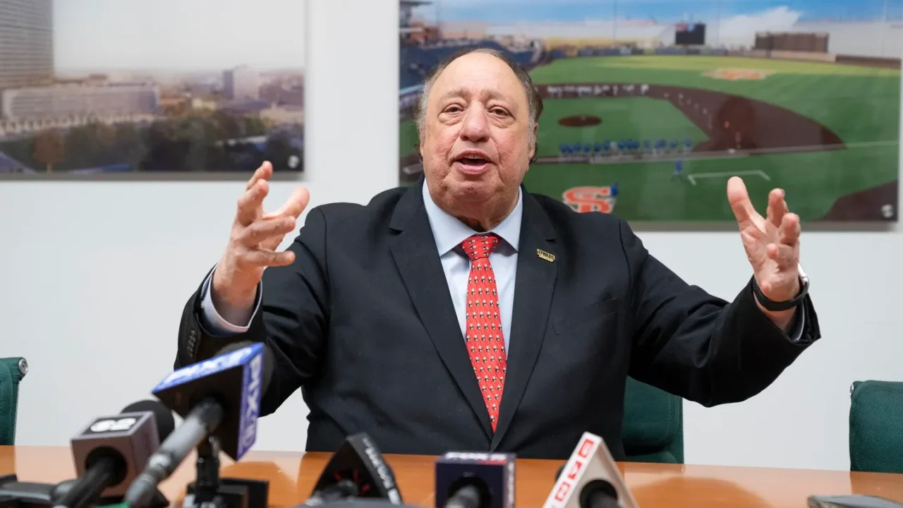 ‘Alza de gasolina en EU es temporal’, afirma multimillonario Catsimatidis