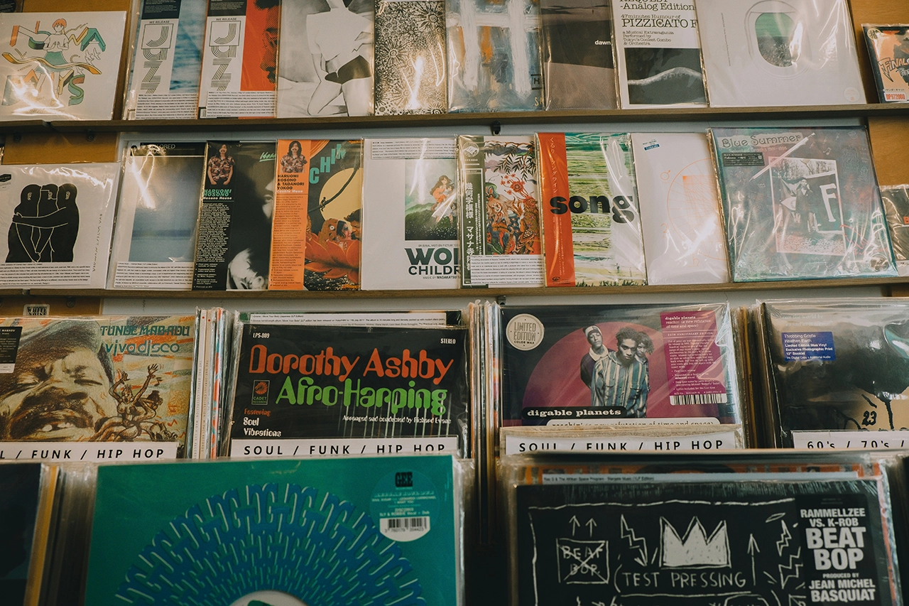 Los ingresos del sector discográfico crecen un 6.4% en 2025, liderados por Latinoamérica