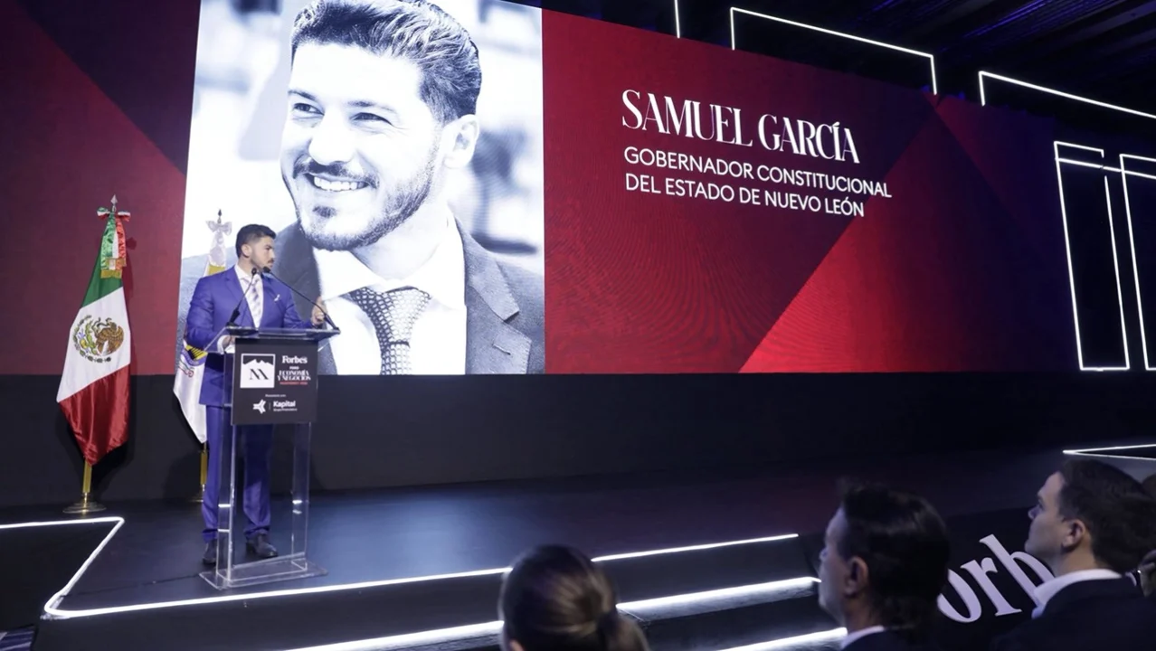 Foro Economía y Negocios: ‘Queremos que el modelo proempresa de Nuevo León se aplique en todo México’, afirma Samuel García